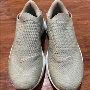 Nike Jade Green Women's Reina EasyOn Shoes